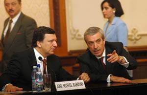 Reformokat sürgetnek Barrosóék