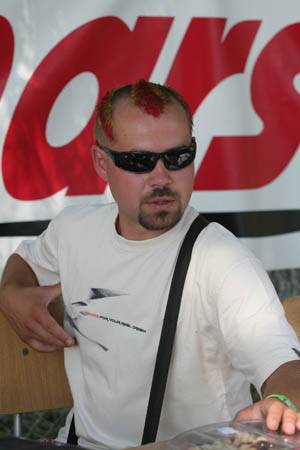 Szekeres Tibor: Pál atya árváin segítő sörivók