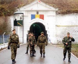 Kivonulnak az aradi várból a katonák