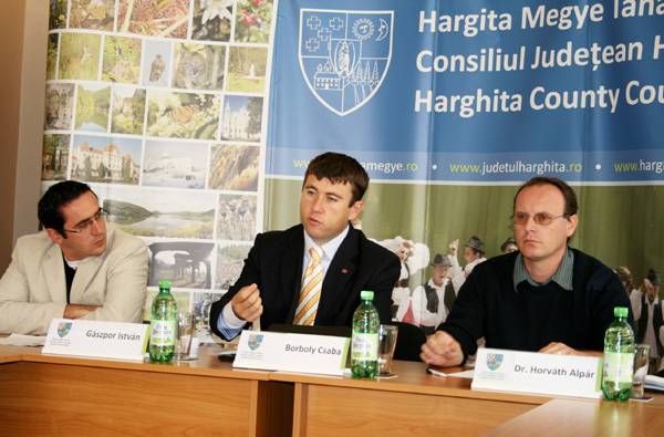 Uniós pénzekből népszerűsíti Hargita megye a székely kapukat és a borvizeket