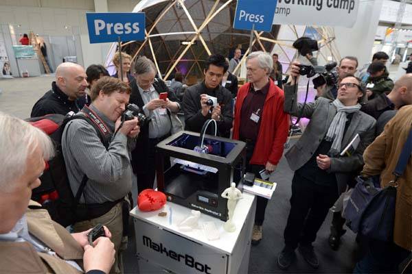 Elrajtolt a CeBIT, a legnagyobb „kütyüexpó”