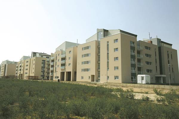 Felére csökkentek a lakásárak