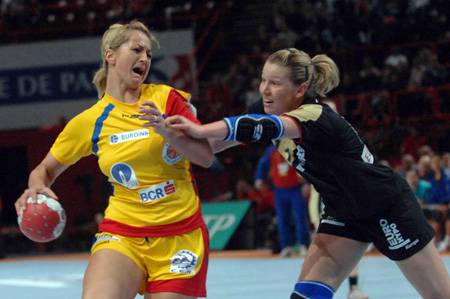 &bullet;  Fotó: Rompres