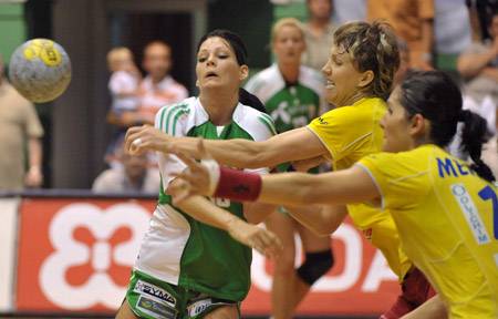 &bullet;  Fotó: Rompres