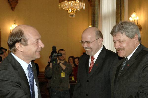 Tovább akadékoskodnak a demokraták