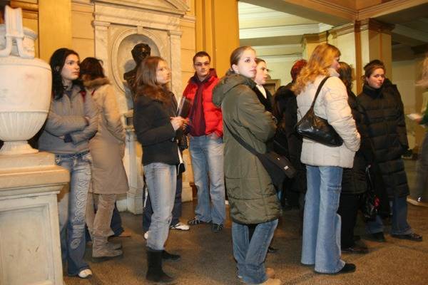 Ragaszkodnak a Brassaihoz az estisek