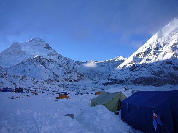 Cso-Oju: kedden indulnak a csúcsra a székely hegymászók