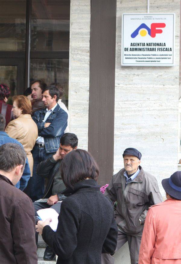 Engedményeket tesz a kormány: átütemezhető adósságok  