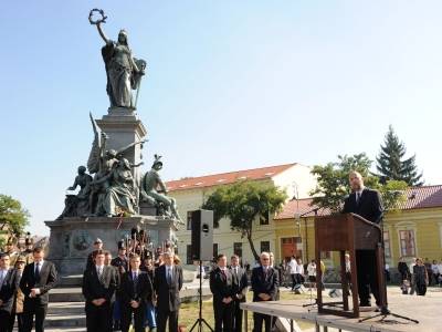 Aradi vértanúk - megemlékezések, koszorúzások Erdély-szerte 