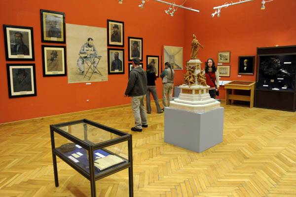 Az Aradi Ereklyemúzeum kincseiből nyílt kiállítás Szegeden