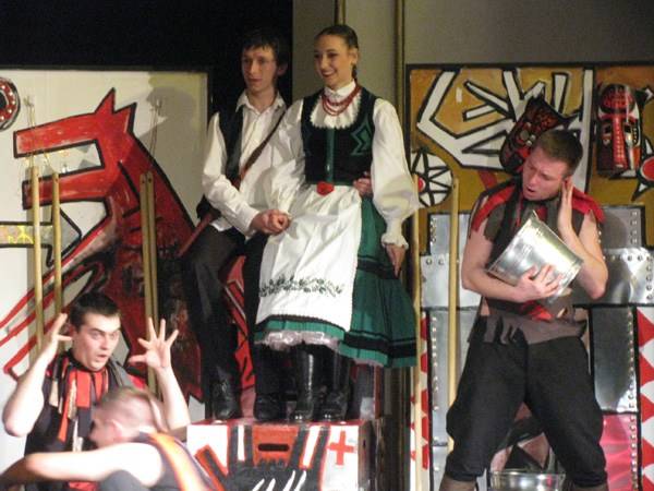  Népek tánca Tamási történetére