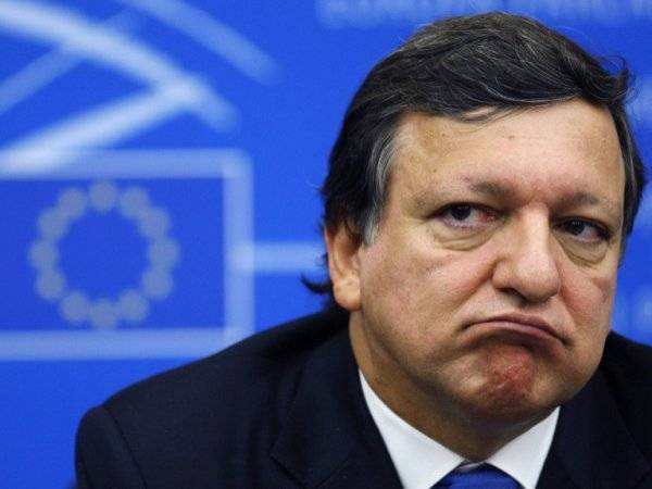 Barroso: Románia a szakadék széléről lépett vissza