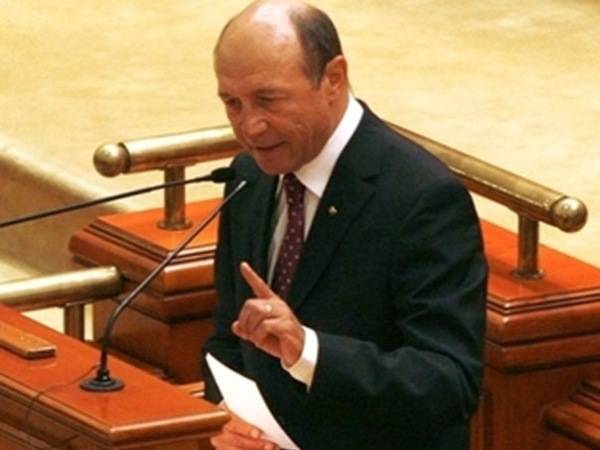 Felfüggesztették tisztségéből Traian Băsescu államfőt 