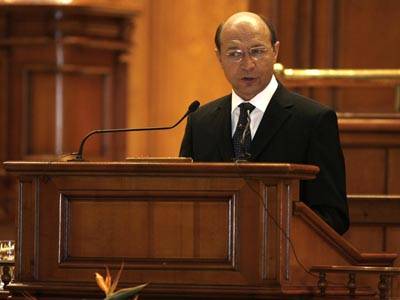 Băsescu: Romániának külföldi hitelre van szüksége