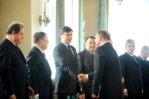 Faképnél hagyta az ellenzék Băsescut a Cotroceni-palotában
