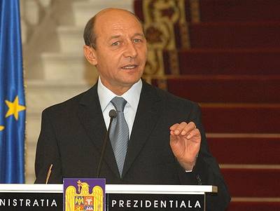 Băsescu nem mond le a közigazgatási átszervezés tervéről