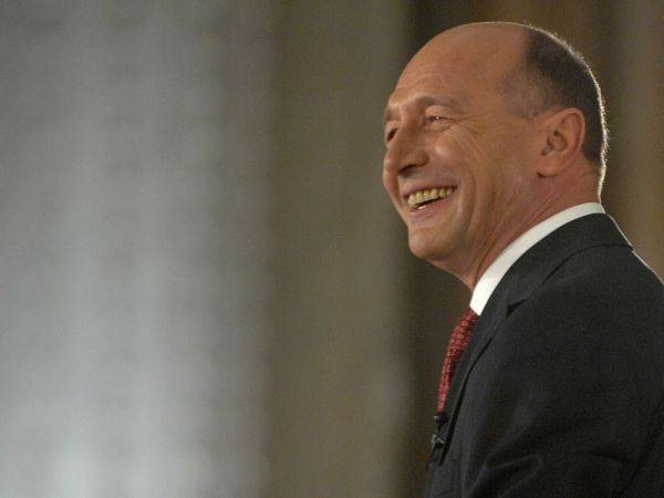 Végeredmény: Băsescu nyerte az elnökválasztást