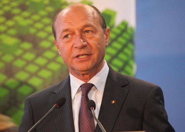 Băsescu: a régiók átszervezése szükséges, de nem etnikai alapon
