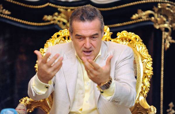  Becali megkörnyékezte Bölönit