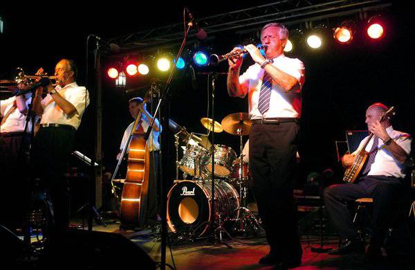 Minidzsessz nagyokkal Csíkszeredában