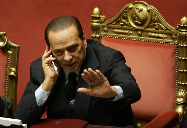 Távoznak a válsághozó kormányfők