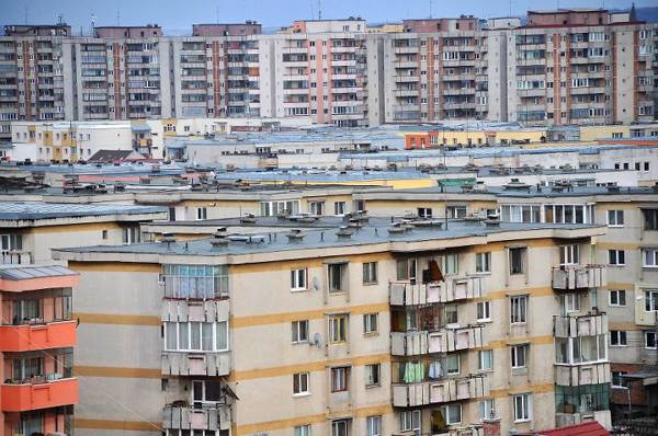  Szintkülönbségek: olcsóbbak a földszinti és a legfelső emeleti lakások