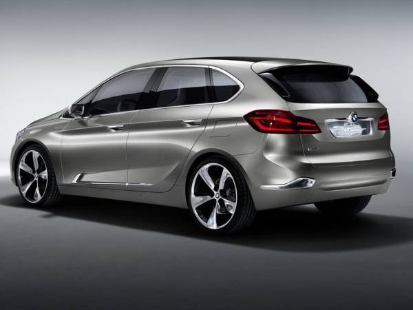 Alaposan átdolgozta a 7-es sorozat motorpalettáját a BMW