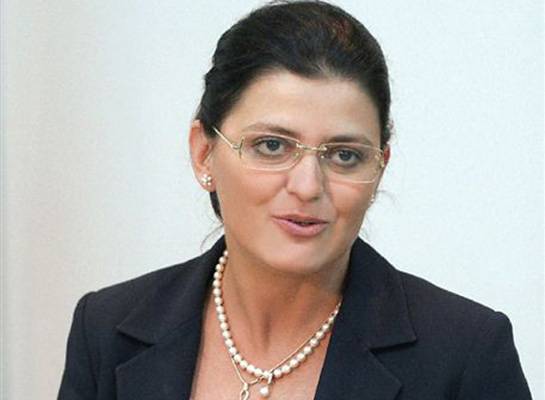 CFR: behúzzák a vészféket