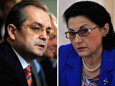 Az oktatási miniszter menesztésével fenyegetőzik Emil Boc