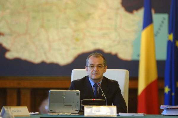 A PSD megszűntetné az átalányadót, Boc elégedett vele