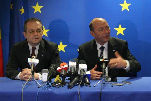 Emil Boc miniszterelnök nem enged a 65-ből