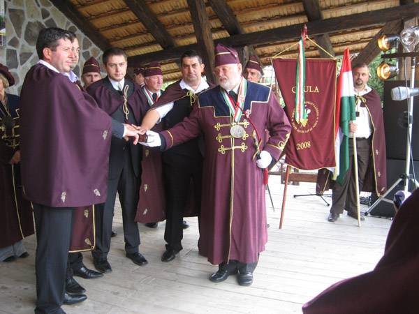 Borlovagokat avattak Borzonton