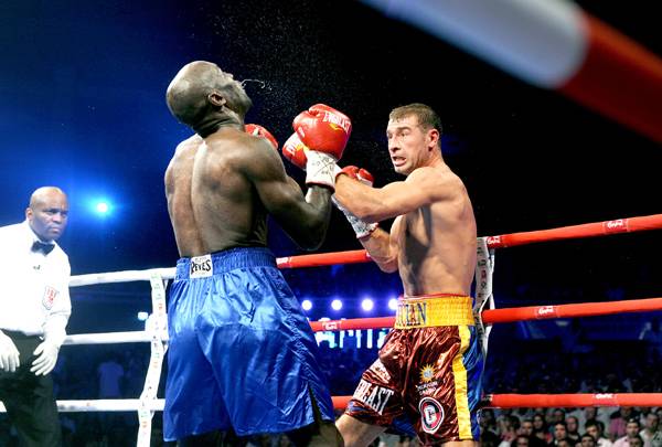 Lucian Bute kiütéssel őrizte meg IBF-övét