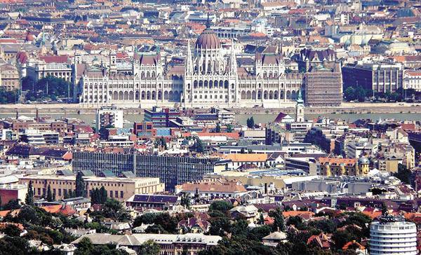 Egy londoni elemzés szerint jövőre véget ér a recesszió Magyarországon