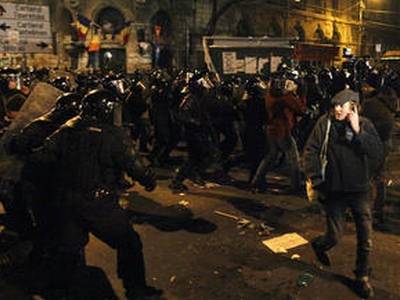 Utcai harcokká fajult a bukaresti kormányellenes tüntetés 