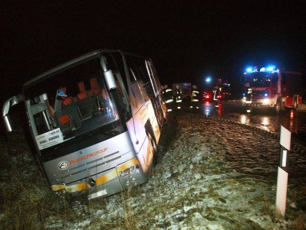 Román turistabusz balesetezett Csongrádon 