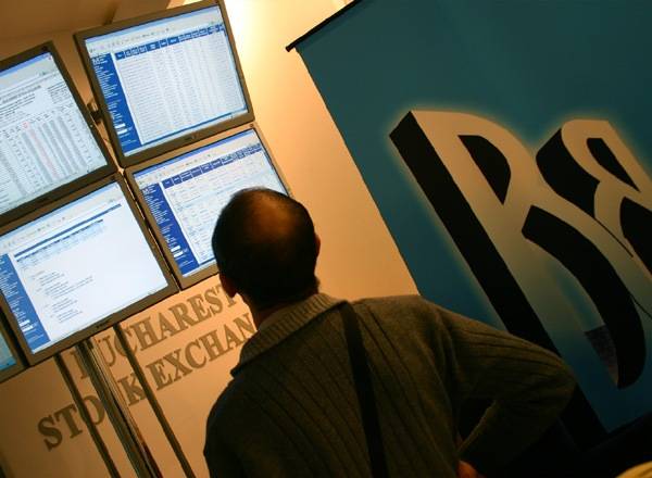 Zuhannak a tőzsdén a kárpótlási alap papírjai