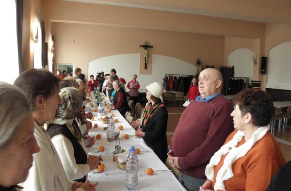 Farsangi lakoma időseknek