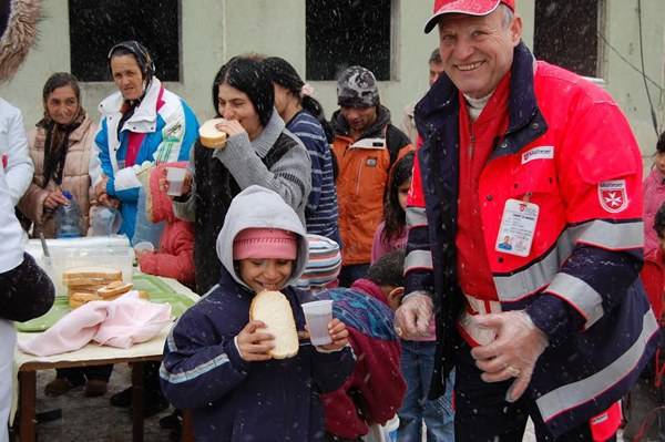 Zsíros kenyér és forró tea a fagyoskodóknak