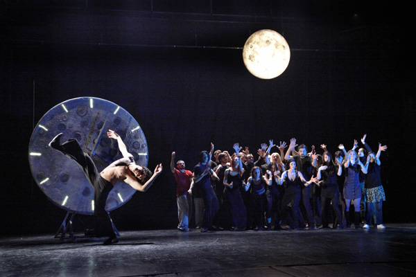 Negyven román és magyar színész a vásárhelyi Carmina Buranában