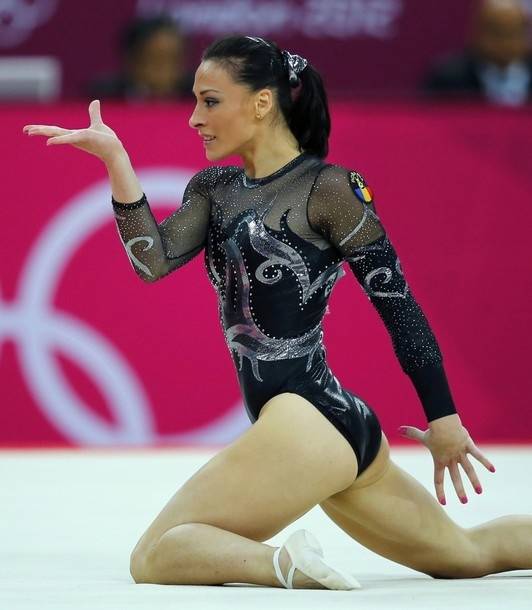 Cătălina Ponort eljegyzi egy Puerto Rico-i tornász 