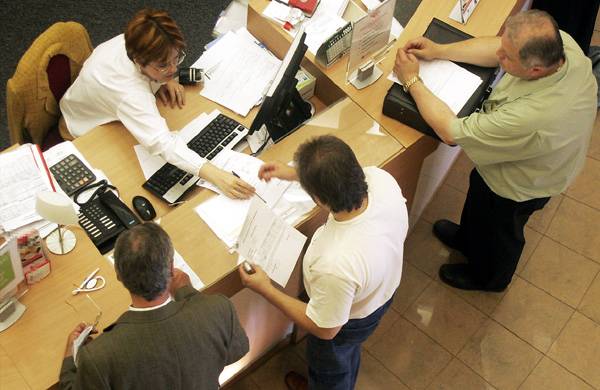  Fojtogatja a vállakozókat a bürokrácia