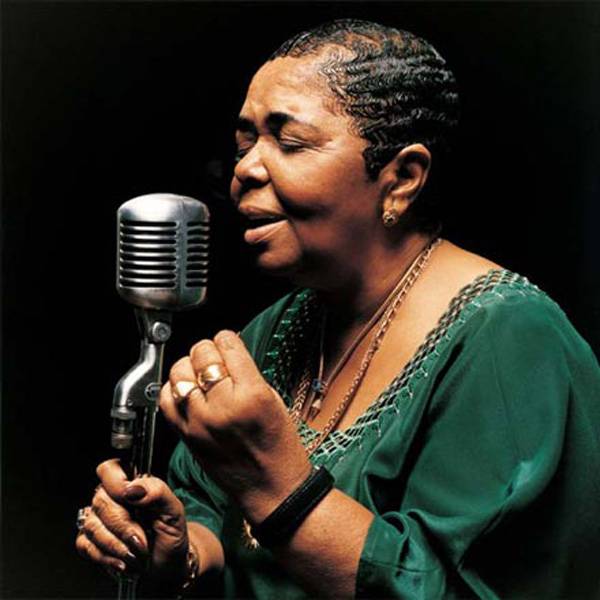Elhunyt Cesaria Evora világhírű zöld-foki-szigeteki énekesnő