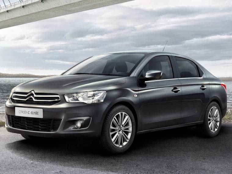 Két új kompakt limuzinnal támad a Citroën