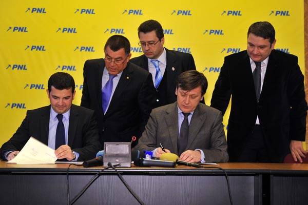Létrejött a PNL–PC-szövetség