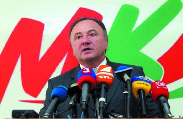 Csákyék „lehidaltak”: kiesett az MKP, bejutott a parlamentbe a Bugár Béla vezette Híd Szlovákiában