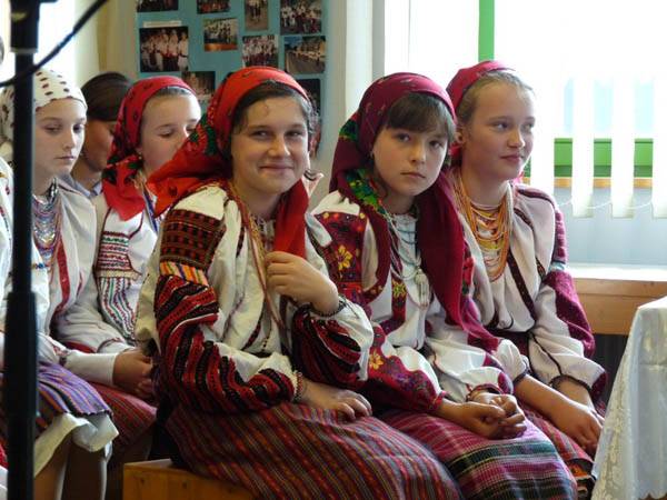 Nyolc csángó szervezet az oktatási program átszervezését pártolja