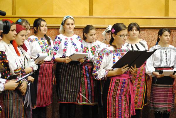 „Csángónak lenni keresztség”