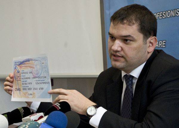 Januárban indul az egészségügyi kártyák kibocsátása 