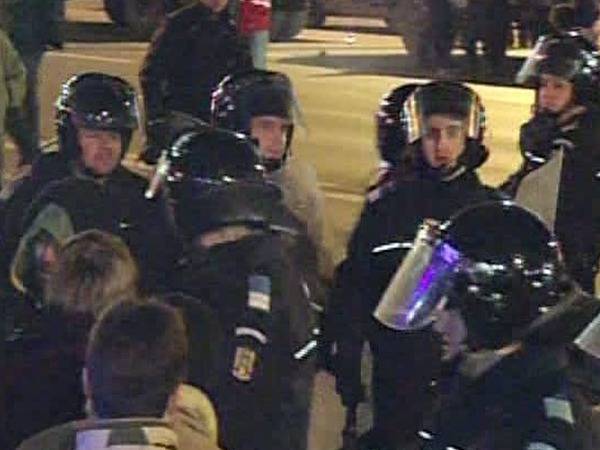 Tüntetések országszerte, utcai harcok Bukarestben